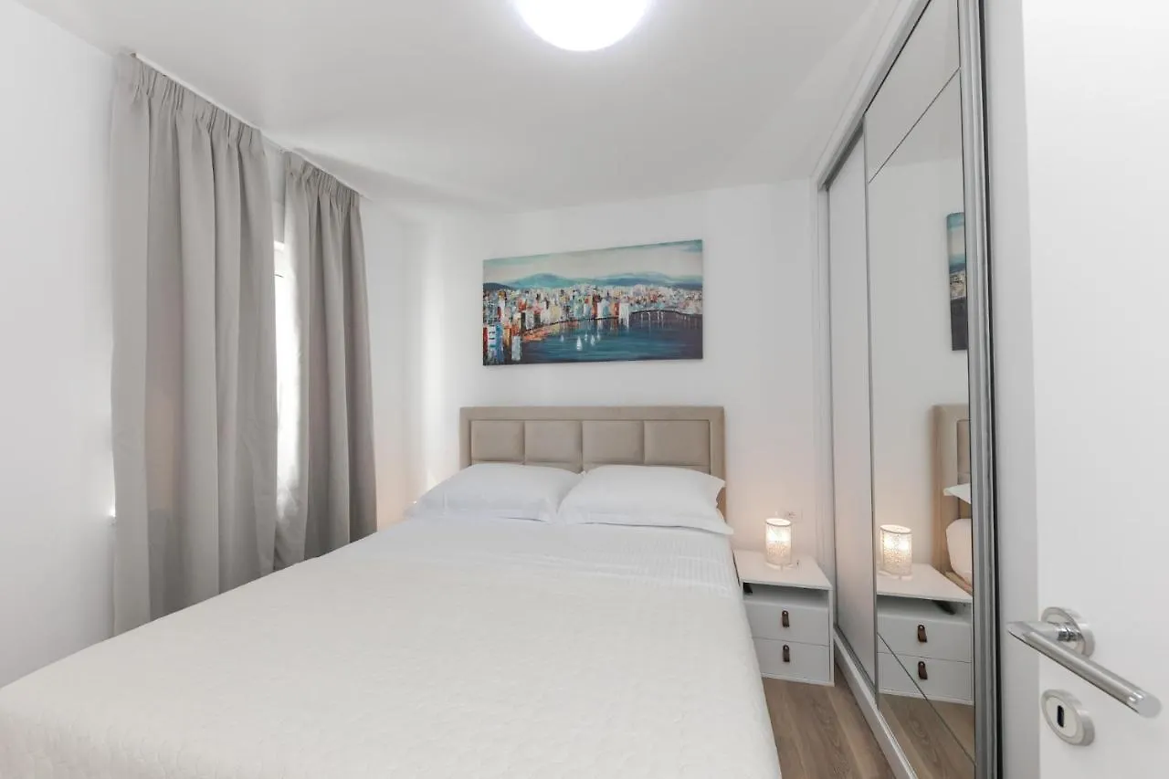 Enjoy Trogir Ciovo Apartment 0*,